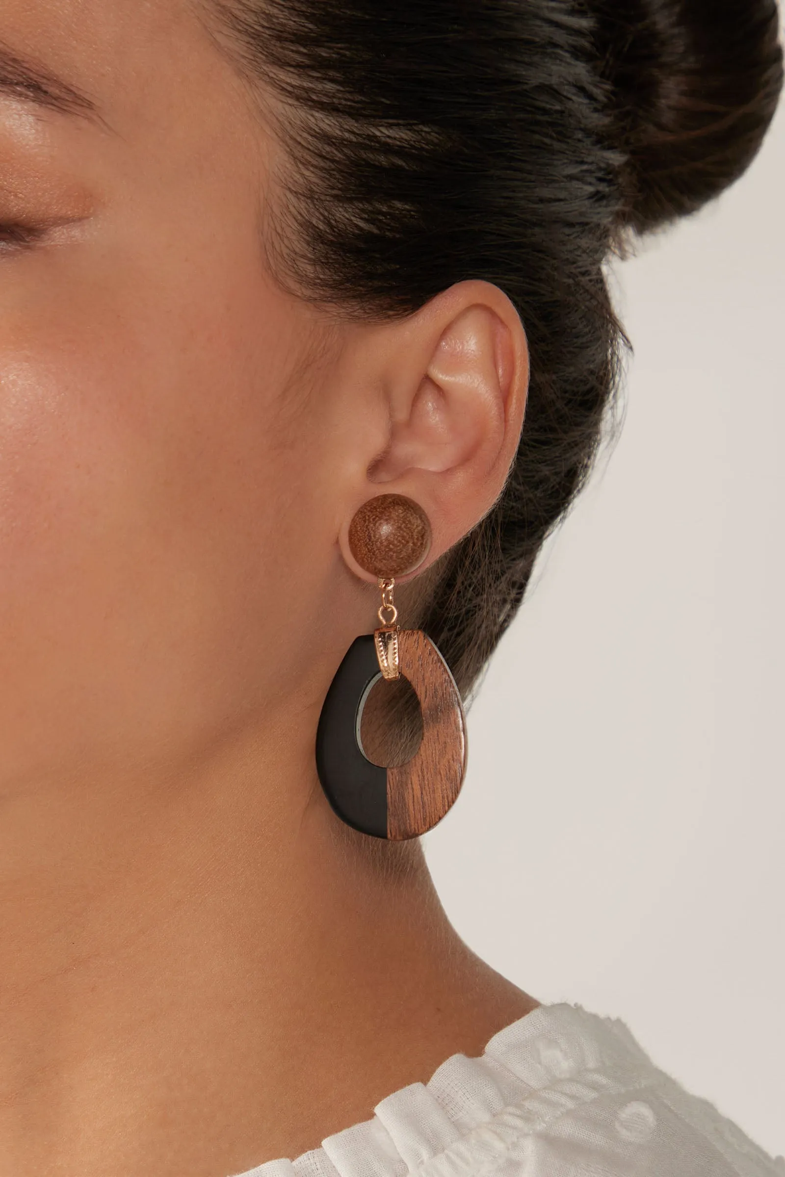 Cay Earring - Tan/Black