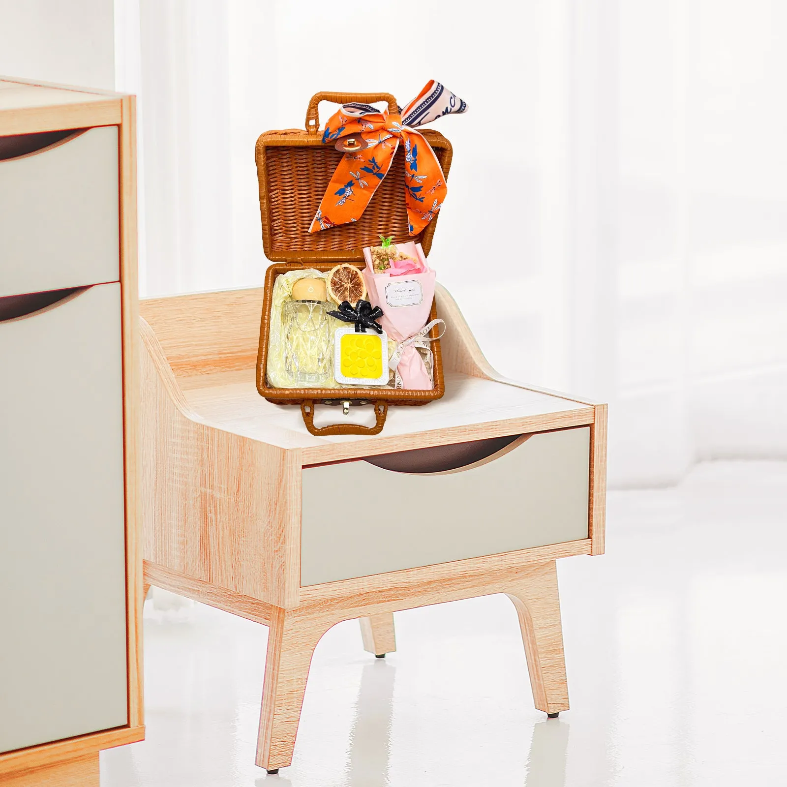 Stylish Suitcase Gift Set with Flower Petal Ornament, Reed Diffuser & Soap Flower Keepsakes