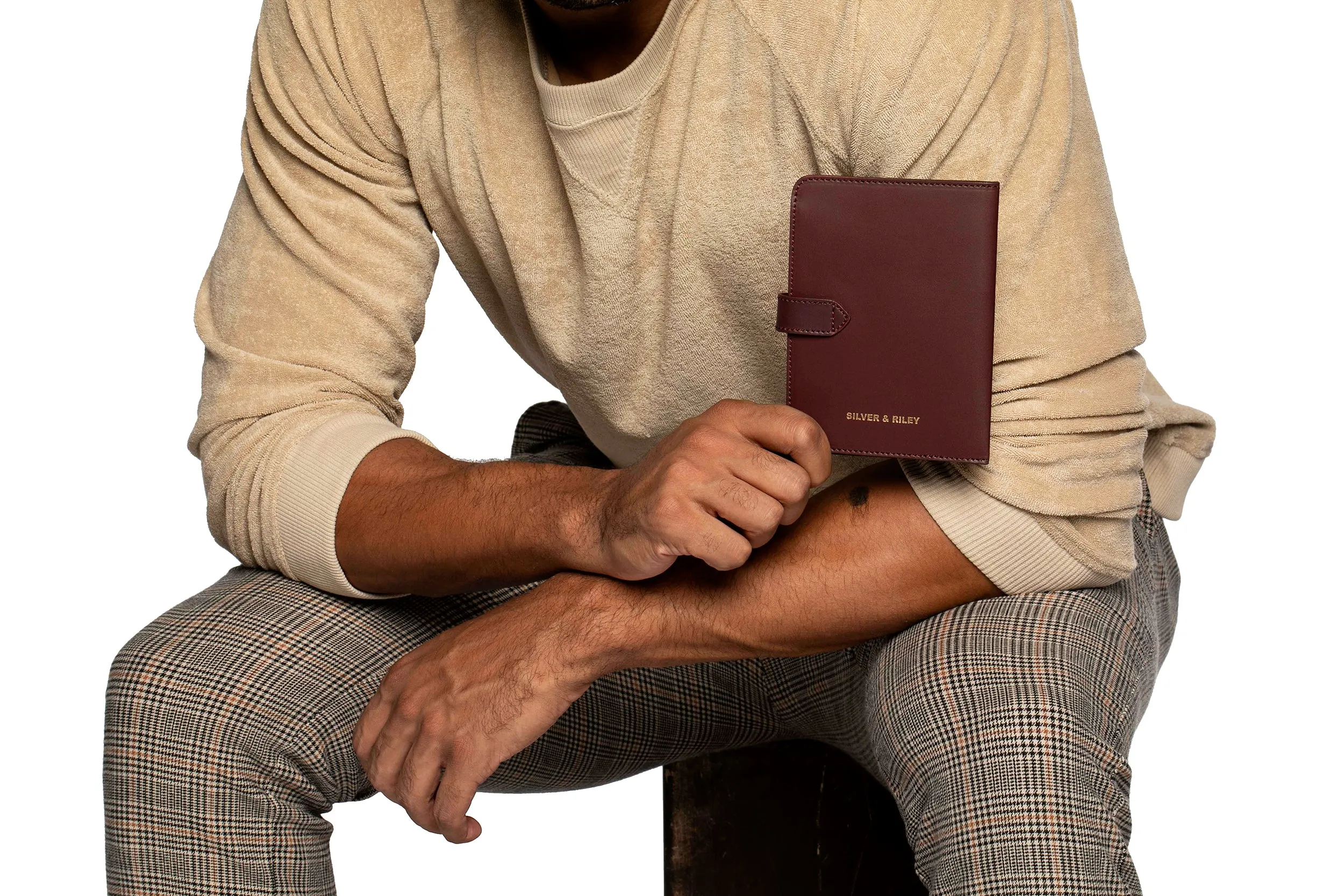 Sydney Leather Passport Holder in Bordeaux Burgundy